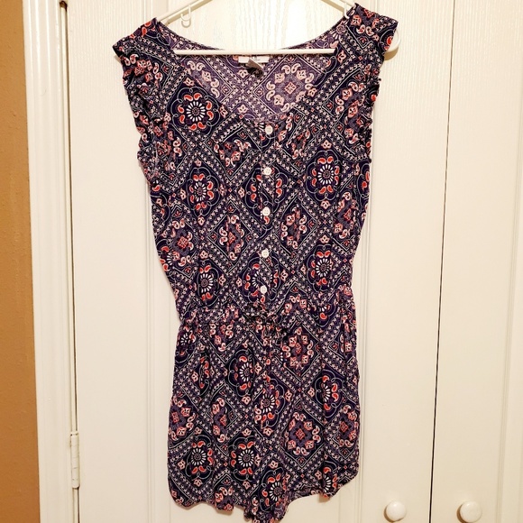 Romper - Picture 1 of 3